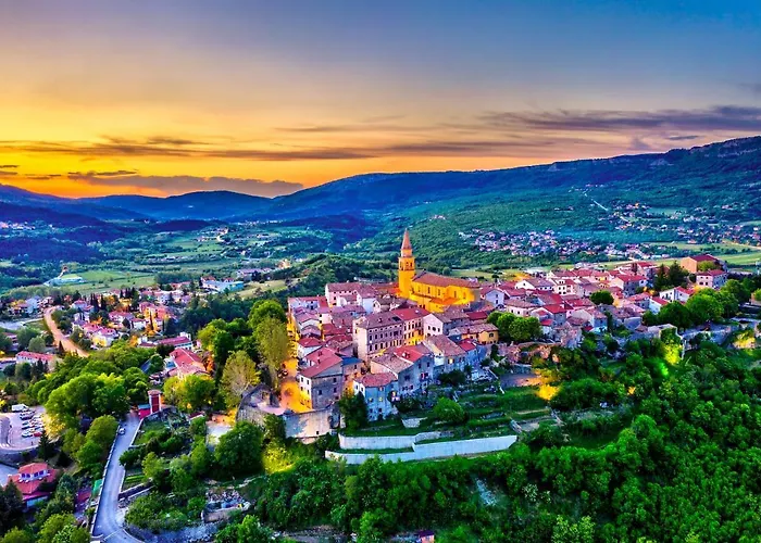 Semesterbostad Lapis *