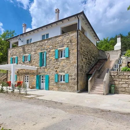 Lapis Hébergement de vacances *