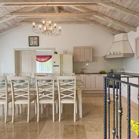 Lapis - Happy Villa *